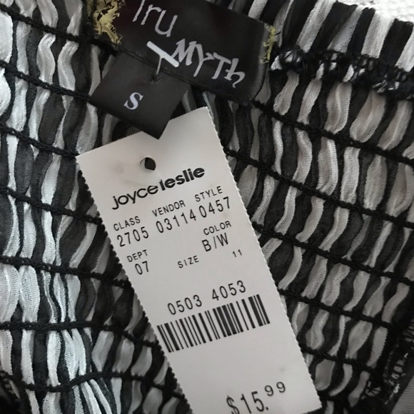 Striped Ruffle Shoulder Top - Picture 4 of 4